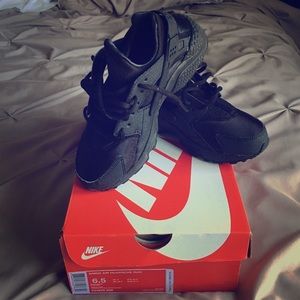 Nike Women's Air Hurache Run size 6.5