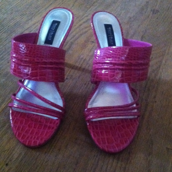 Final SALE! New! White House Black Market pumps