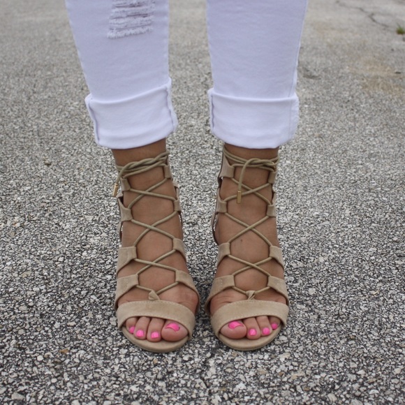 Hour sale Nude lace up sandals - Picture 2 of 3