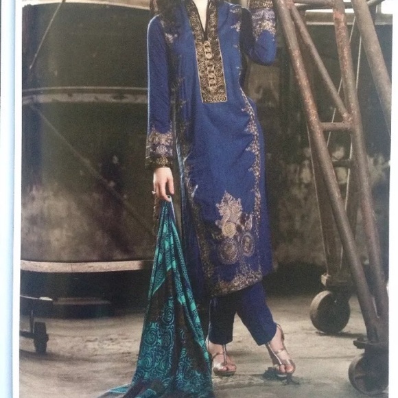 🚩SOLD🚩Gul Ahmed linen Embroidered 3 piece dress