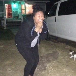 Meet your Posher, Danielle