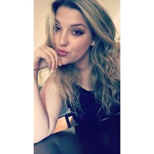 Meet your Posher, Jaymee