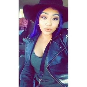 Meet your Posher, Selena