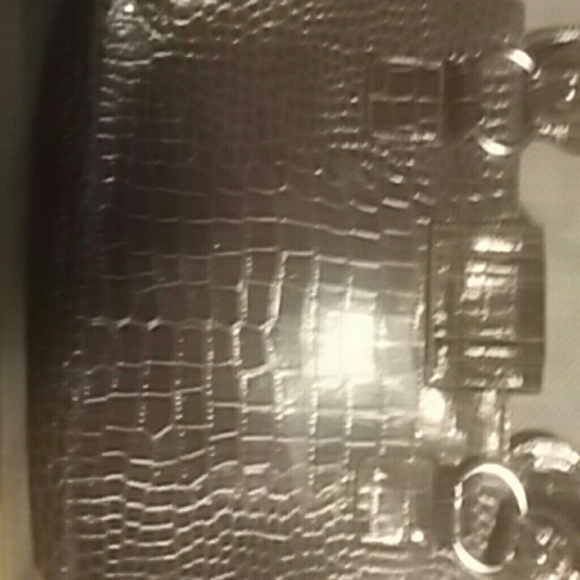 Linear - Picture 3 of 4