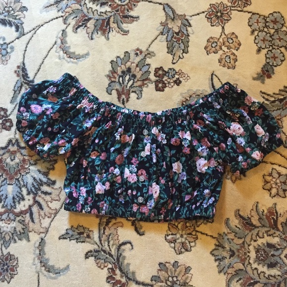 UO Off the shoulder Top