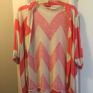 I am selling this cute chevron top!