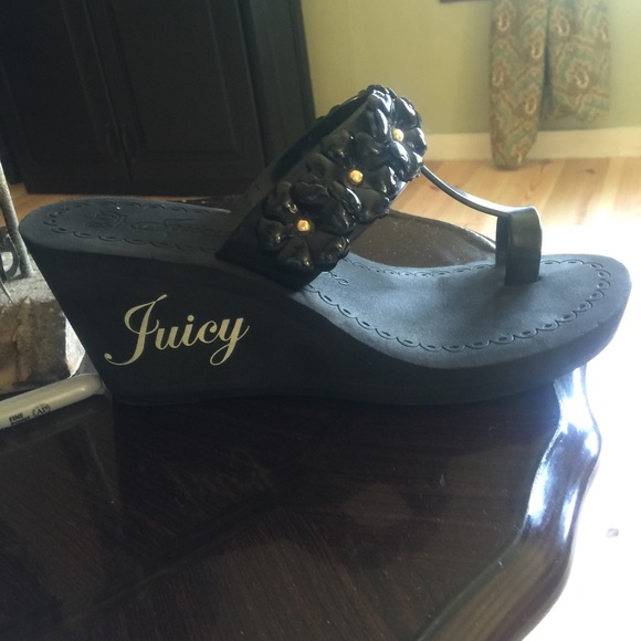 Juicy sandals brand new