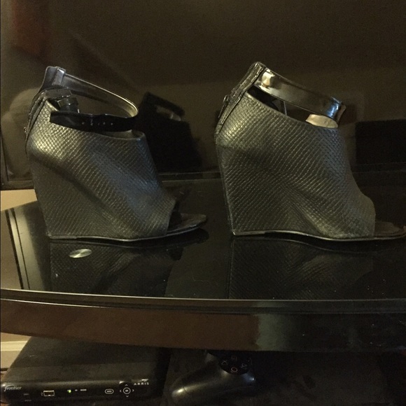 Shoes - Picture 2 of 4