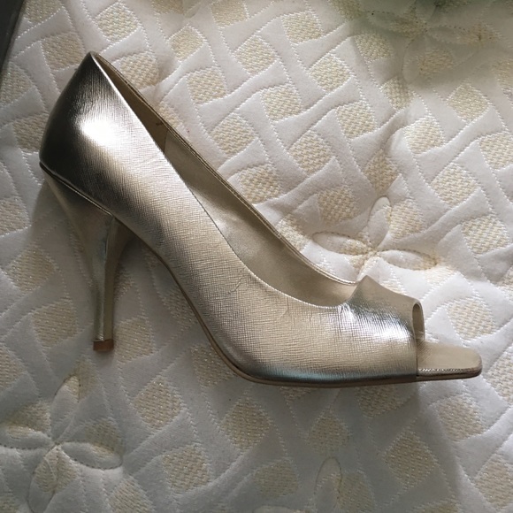 Light gold open toe heel