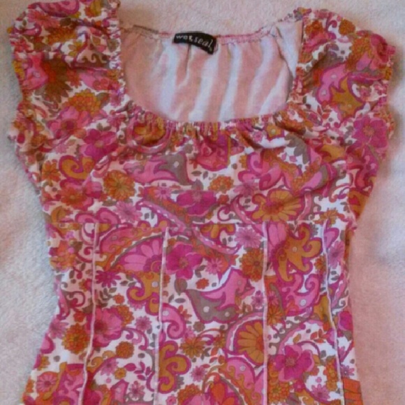 Wet Seal size Small. - paisley and floral