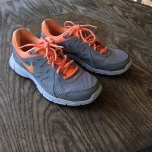 Nike Revolution 2 Gray/Mellon color
