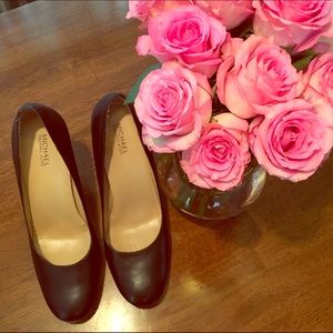 Michael Kors 5" Black Pumps, Size 12