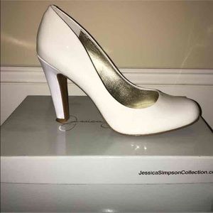 Jessica Simpson patent leather pump 8.5