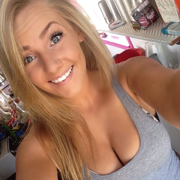 Meet your Posher, Mikeala - Picture 1 of 1