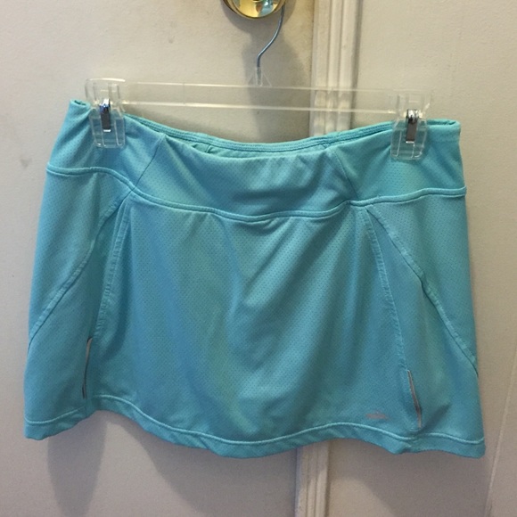 Brooks Equilibrium running skort size M