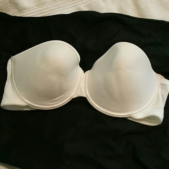 White strapless bra