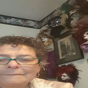 Meet your Posher, Anne