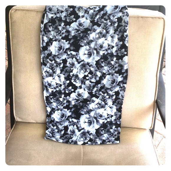 Long floral pencil skirt