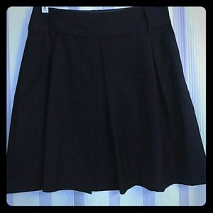 Old Navy Mid length pleated Black skirt