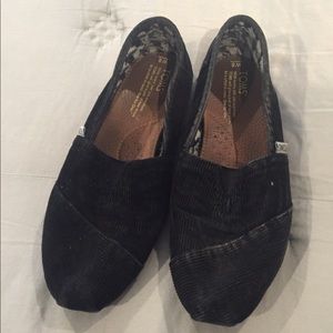 Black corduroy toms size 8 in good condition