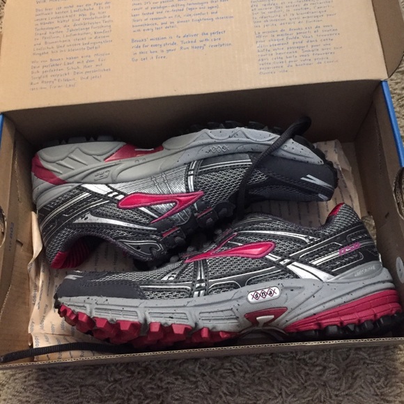 Brooks Adrenaline ASR trail running shoe size 6.5