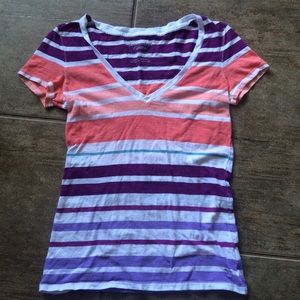 AMERICAN EAGEL v-neck