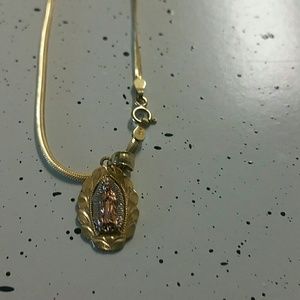 10k gold necklace w/ pendent