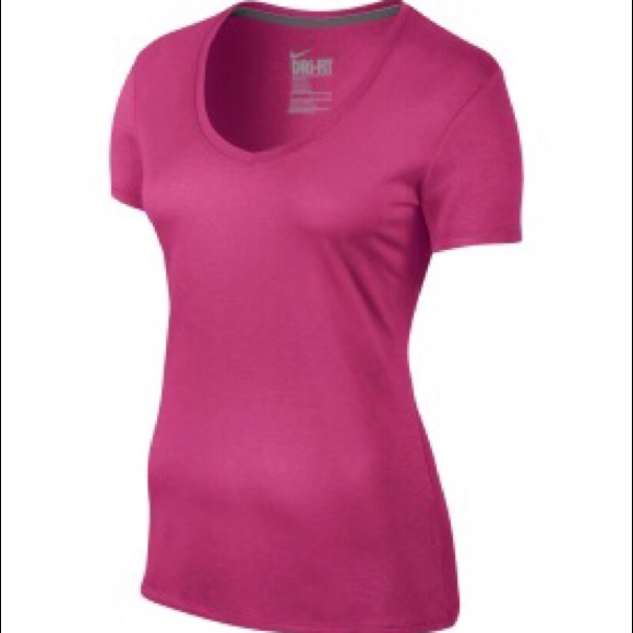 Nike Tops - 🎉SALE🎉Nike Dri Fit top