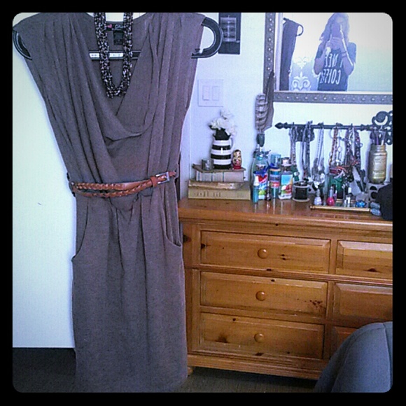 Brown dress with pockets and belt