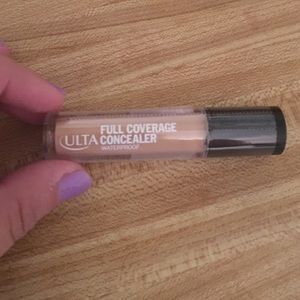💋 NWT ULTA CONCEALER 💋