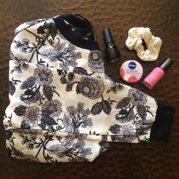 FOREVER 21 woven floral top (long sleeve)