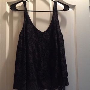 Small AE flowy lace tank
