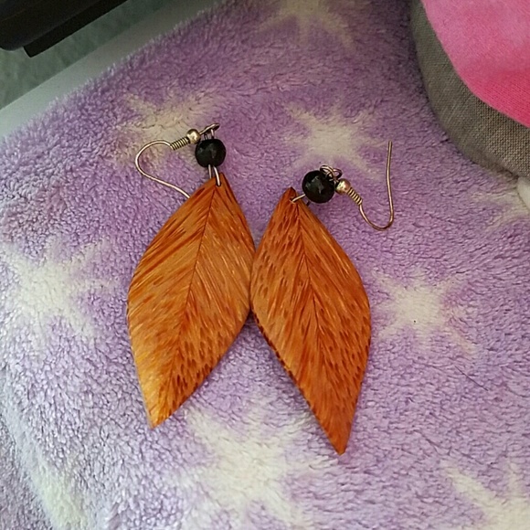 Wood leaf earring
