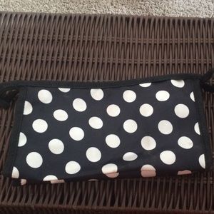 Black-and-white polkadot basic make-up pouch