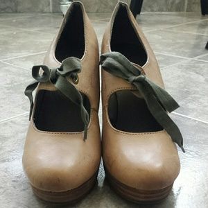 Vintage style wedge faux leather mary janes