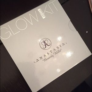 Anastasia Beverley Hills Glow Kit