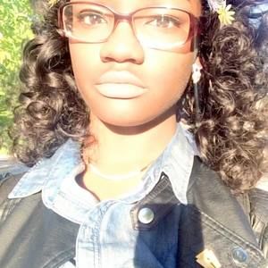 Meet your Posher, Yasmine