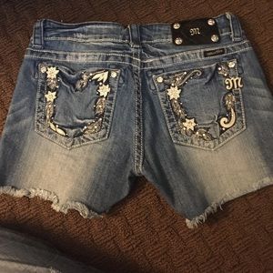 Miss Me jean shorts size 30 inseam 3 1/2 excellent
