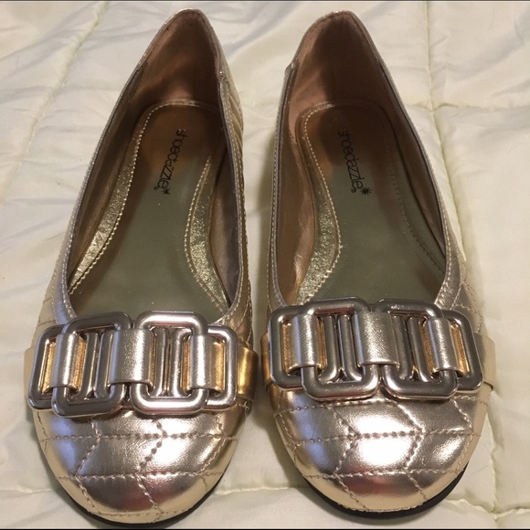 Shoe Dazzle Shoes - Slip on gold shoes