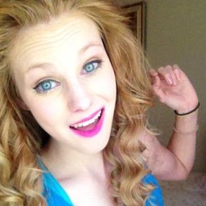 Meet your Posher, Carissa