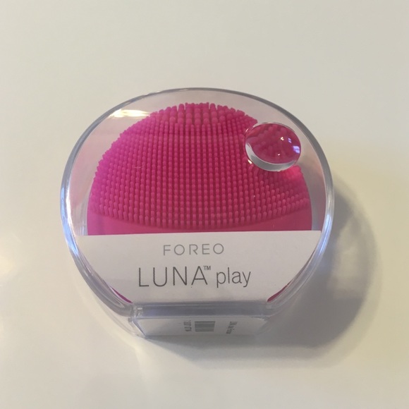 FOREO LUNA play face cleanser
