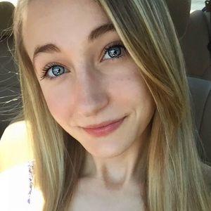 Meet your Posher, Deana