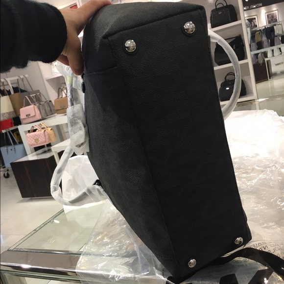 💖Sale~ Michael Kors tote black/last one - Picture 3 of 4