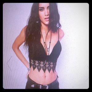 Missguided black lace trim crop top!