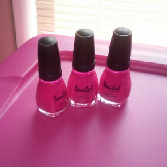 📌SOLD📌Free w/ purchase Hot Pink Polish Bundle!