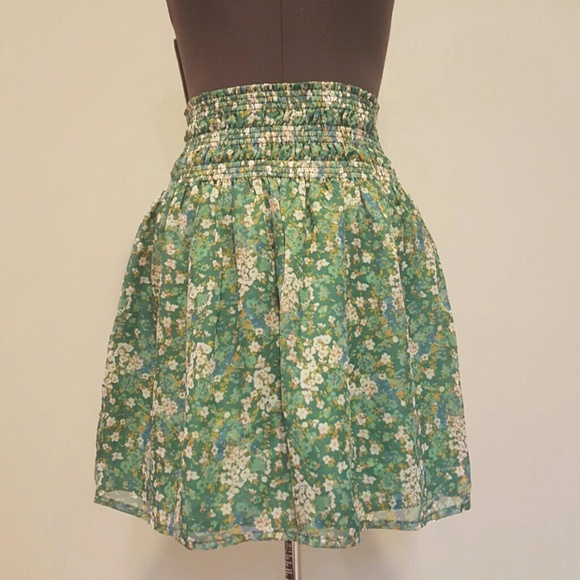 Zara Dresses & Skirts - Zara floral skirt