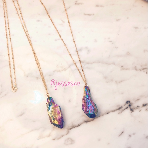 Iridescent Stone Necklace✨