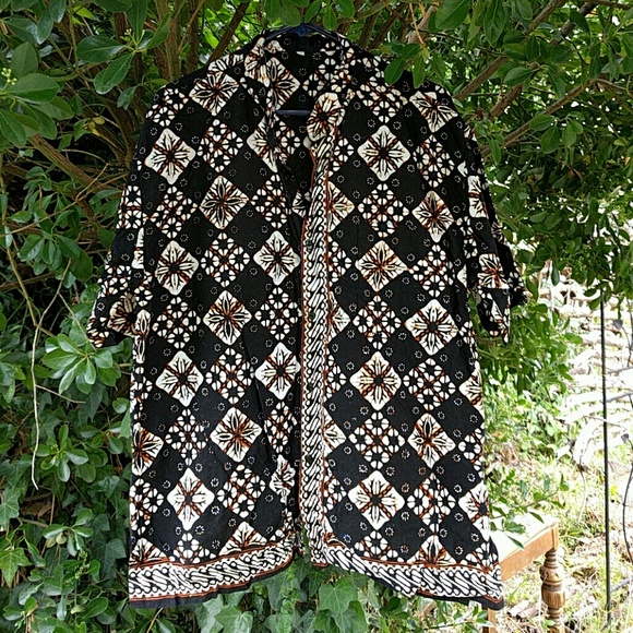Indonesian (Hawaiian Style) Buttondown shirt, XL.