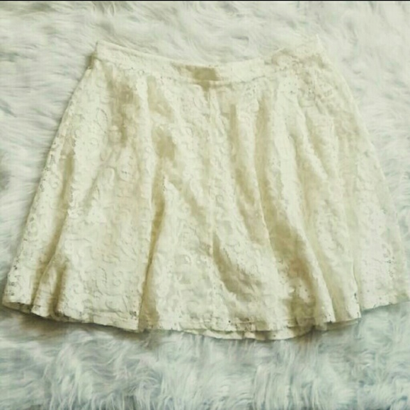 SOLD...H&M ivory lace skirt