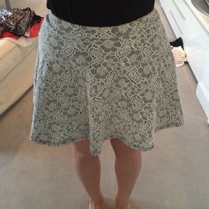 Flower patterned mini skirt